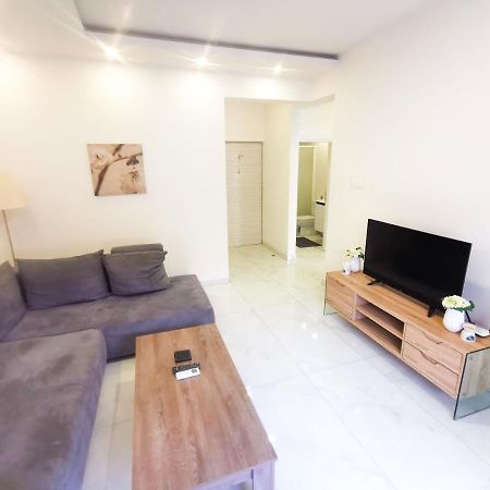 The White Pearl Apartment Larnaca Dış mekan fotoğraf