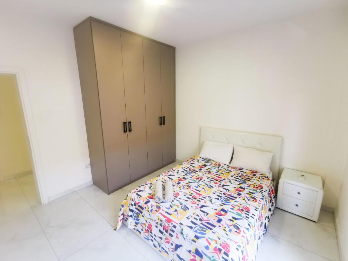 The White Pearl Apartment Larnaca Dış mekan fotoğraf