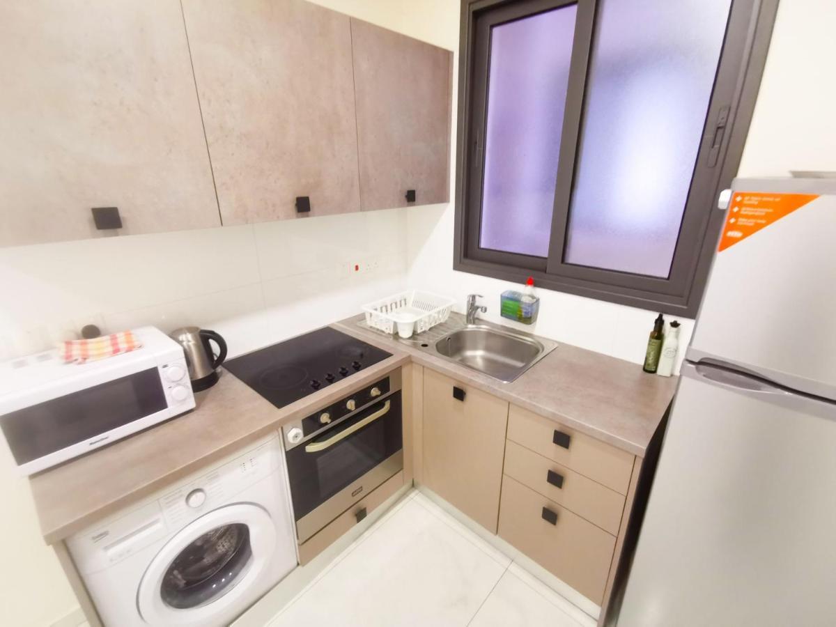 The White Pearl Apartment Larnaca Dış mekan fotoğraf